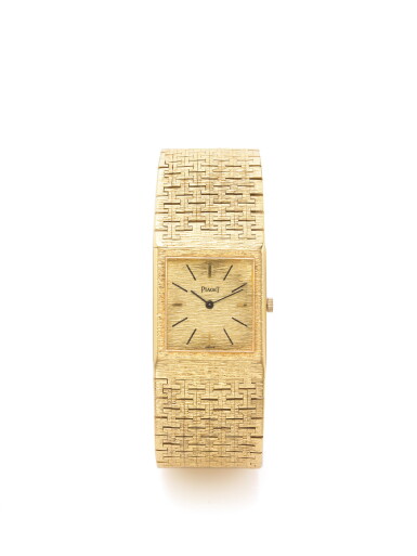 View full screen - View 1 of Lot 169. PIAGET | A YELLOW GOLD SQUARE BRACELET WATCH CIRCA 1975.