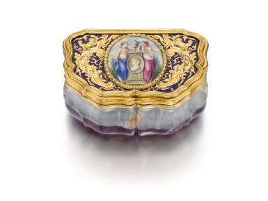 View full screen - View 1 of Lot 222. A gold, enamel and hardstone snuffbox, St Petersburg, circa 1840.