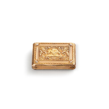 View full screen - View 1 of Lot 112. A three-coloured gold snuffbox, Vienna, circa 1835 | Tabatière en or de trois couleurs, Vienne, vers 1835.