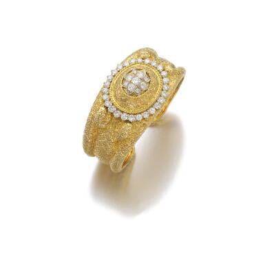 View full screen - View 1 of Lot 45. DIAMOND BANGLE.