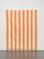 Peinture acrylique blanche sur tissu rayé blanc et orange
