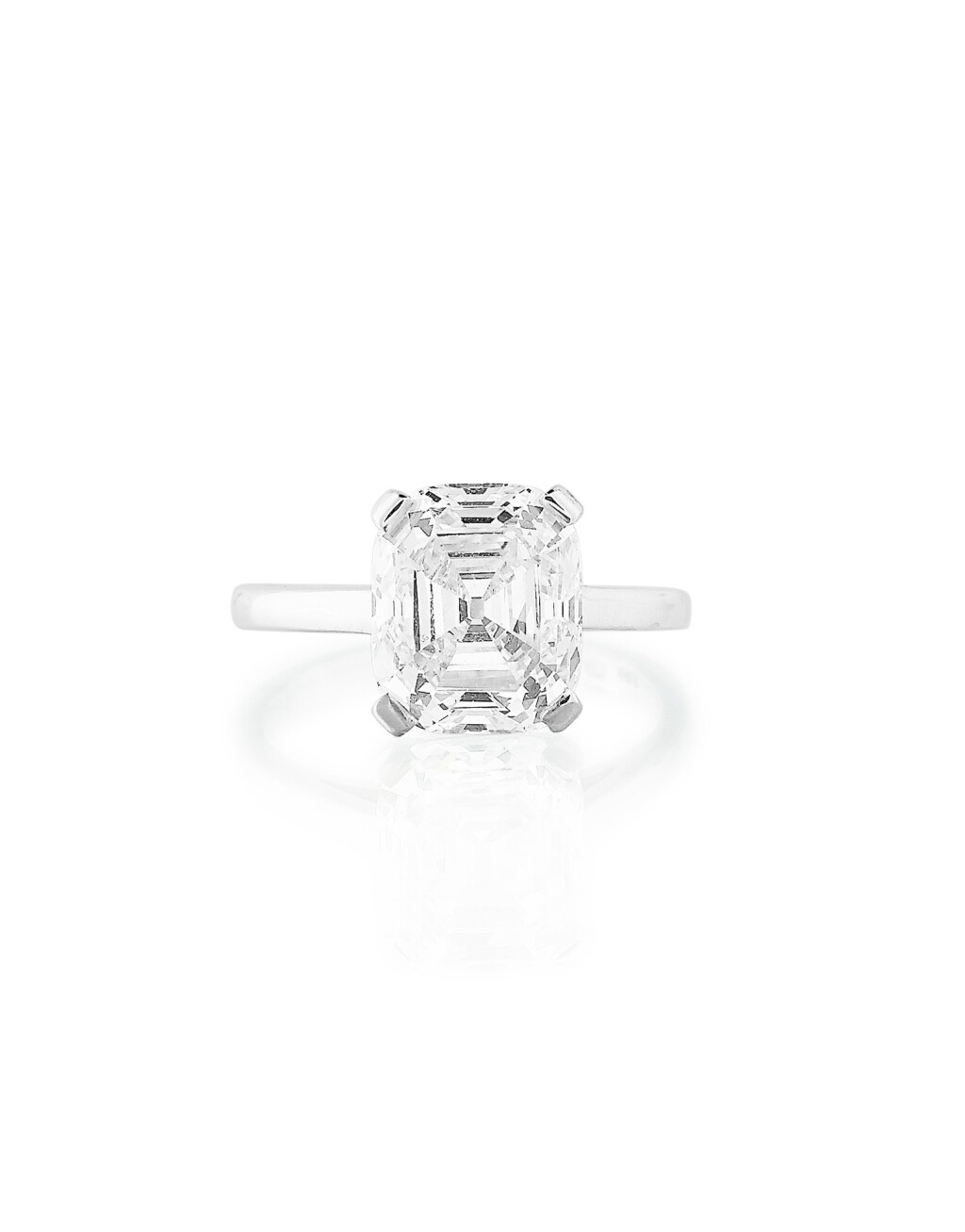 View full screen - View 1 of Lot 158. Bague diamant | Diamond ring.