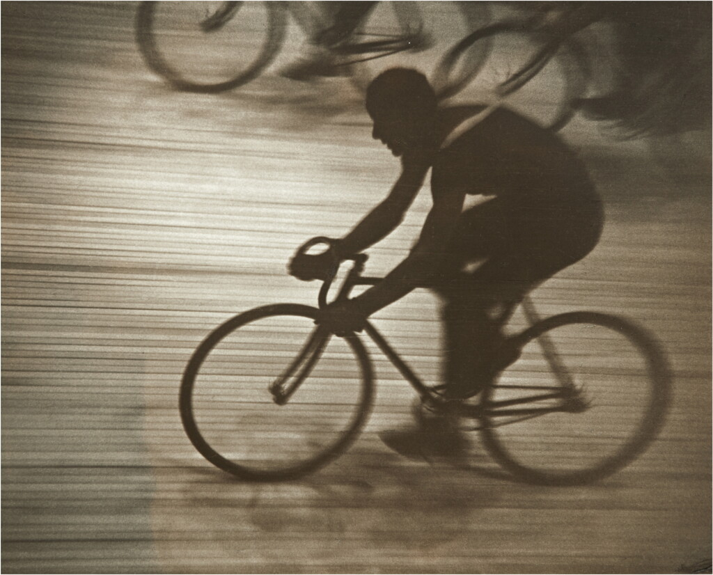 Voir en plein écran - Voir 1 du lot 40. GORDON COSTER | BICYCLE RACER.