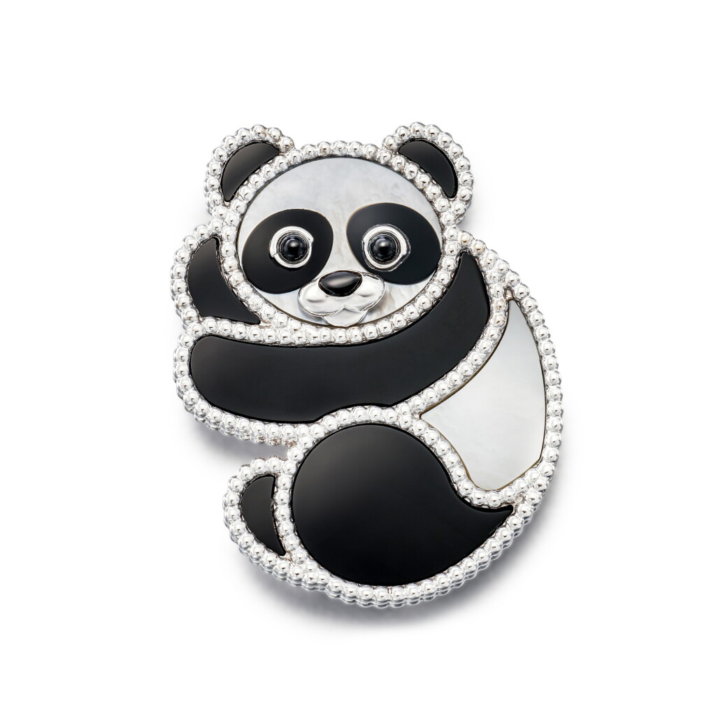 View full screen - View 1 of Lot 1824. ‘Lucky Animal’ Mother-of-Pearl and Onyx Brooch | 梵克雅寶 | ‘Lucky Animal’ 貝母 配 縞瑪瑙 胸針.