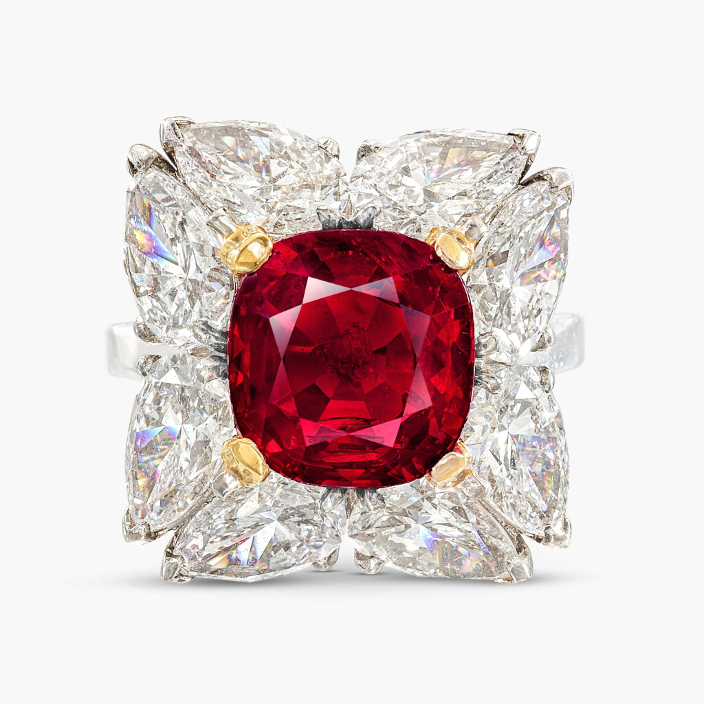 View full screen - View 1 of Lot 1817. Ruby and Diamond Ring | 6.05克拉 天然 「緬甸」未經加熱紅寶石 配 鑽石 戒指 .