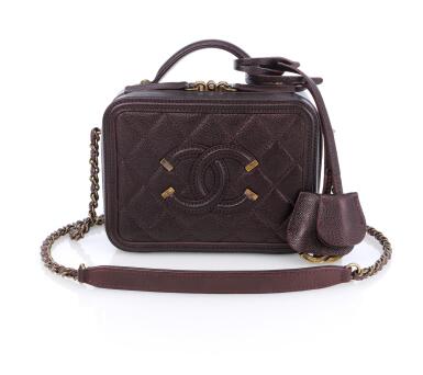 View full screen - View 1 of Lot 115. Burgundy Iridescent Caviar Mini Filigree Vanity Aged Gold Hardware, 2019 (Borsa Iridescent Caviar Mini Filigree Vanity, borgogna 2019).