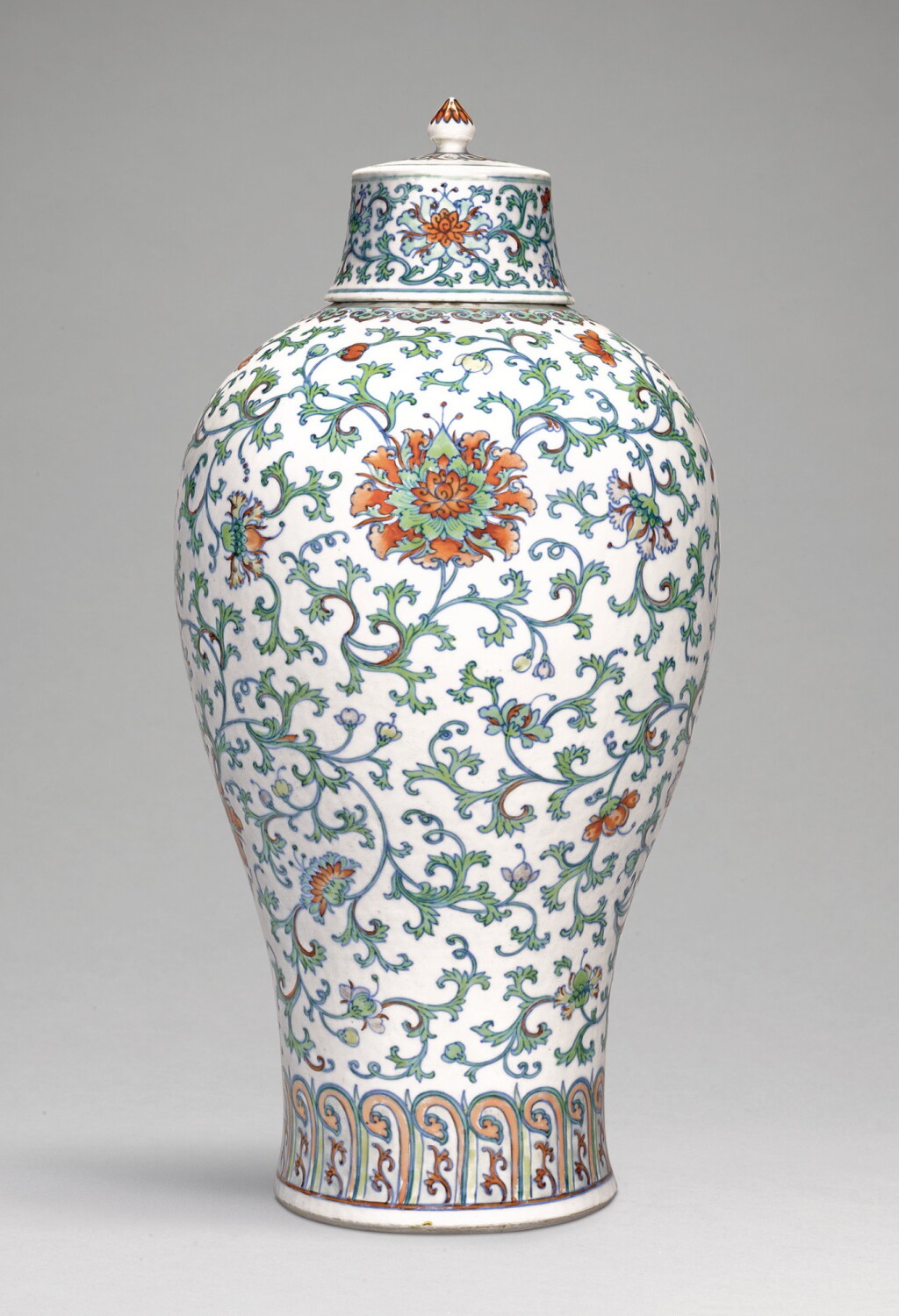 View full screen - View 1 of Lot 38. A RARE LARGE DOUCAI ''FLORAL' MEIPING AND COVER, QING DYNASTY, 18TH CENTURY | 清十八世紀 闘彩纏枝花卉紋梅瓶連蓋.