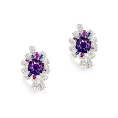 View full screen - View 1 of Lot 1312. COLOUR-CHANGE SAPPHIRE AND DIAMOND RING | 7.59克拉 天然 「東非」未經加熱變色藍寶石 配 鑽石 戒指.