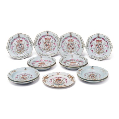 View full screen - View 1 of Lot 1876. A GROUP OF TWELVE RARE CHINESE EXPORT ARMORIAL PLATES, QING DYNASTY, YONGZHENG PERIOD, CIRCA 1733, AND QIANLONG PERIOD, CIRCA 1738 | 清雍正-乾隆 約1733-約1738年 粉彩紋章圖盤十二件.