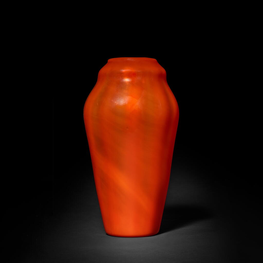 View full screen - View 1 of Lot 1. Vase.
