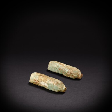 View full screen - View 1 of Lot 7896. A pair of glass pigs, Han dynasty | 漢 琉璃豬一對.