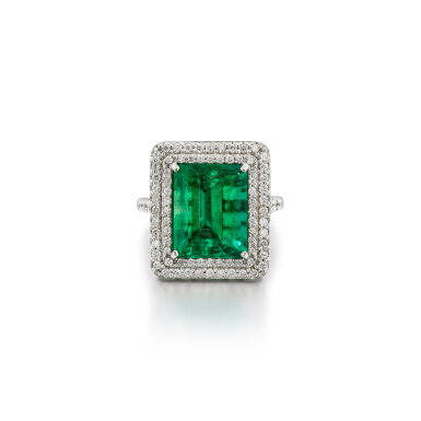 View full screen - View 1 of Lot 1713. Emerald and Diamond Ring | 7.38克拉「哥倫比亞」祖母綠 配 鑽石 戒指.