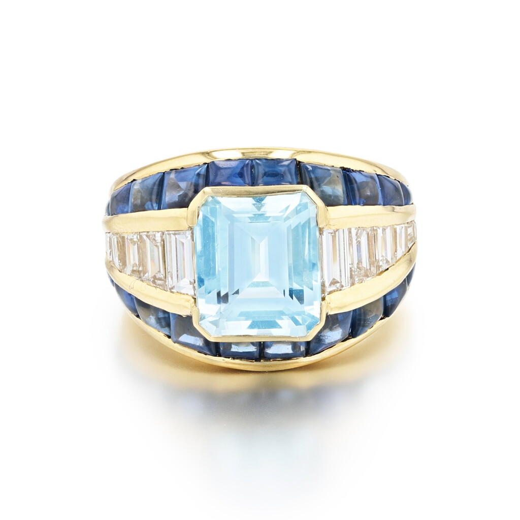 View full screen - View 1 of Lot 442. Bague aigue-marine, saphirs et diamants | Aquamarine, sapphire and diamond ring .