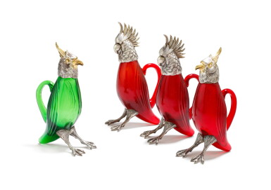 View full screen - View 1 of Lot 347. A Spanish set of 4 small coloured glass bird ewers mounted in silver and silver-gilt, Spain, circa 1960 | Ensemble de 4 petites aiguières en forme d'oiseaux en verre de couleur montées en argent et vermeil, Espagne, vers 1960.