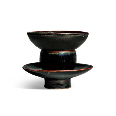 View full screen - View 1 of Lot 515. A rare 'Yaozhou' black-glazed cup and stand, Northern Song / Jin dynasty | 北宋 / 金 耀州窰黑釉盞及盞托.