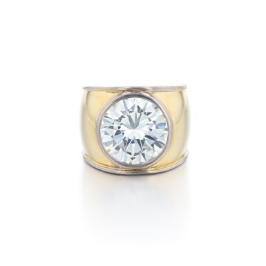 View full screen - View 1 of Lot 124. Bague diamant | Diamond ring.