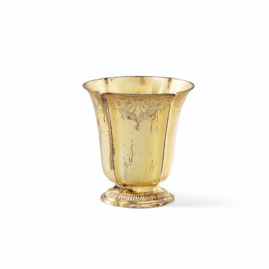 View full screen - View 1 of Lot 3. AN OVAL SILVER-GILT BEAKER WITH FLUTED SIDES, JEAN-JACQUES EHRLEN, STRASBURG, CIRCA 1740 | TIMBALE OVALE À CÔTES PINCÉES EN VERMEIL PAR JEAN-JACQUES EHRLEN, STRASBOURG, VERS 1740.