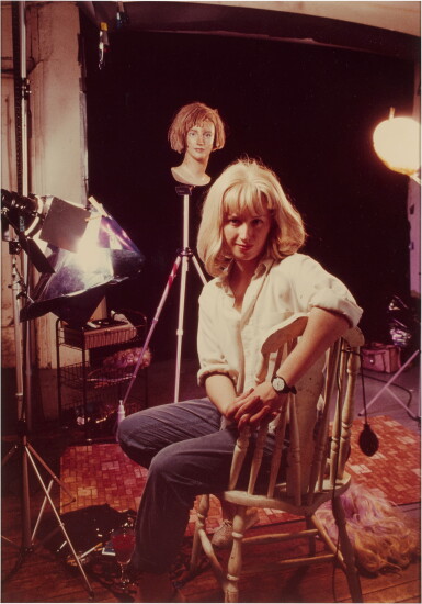 Voir en plein écran - Voir 1 du lot 285. Untitled (Artist in Her Studio).