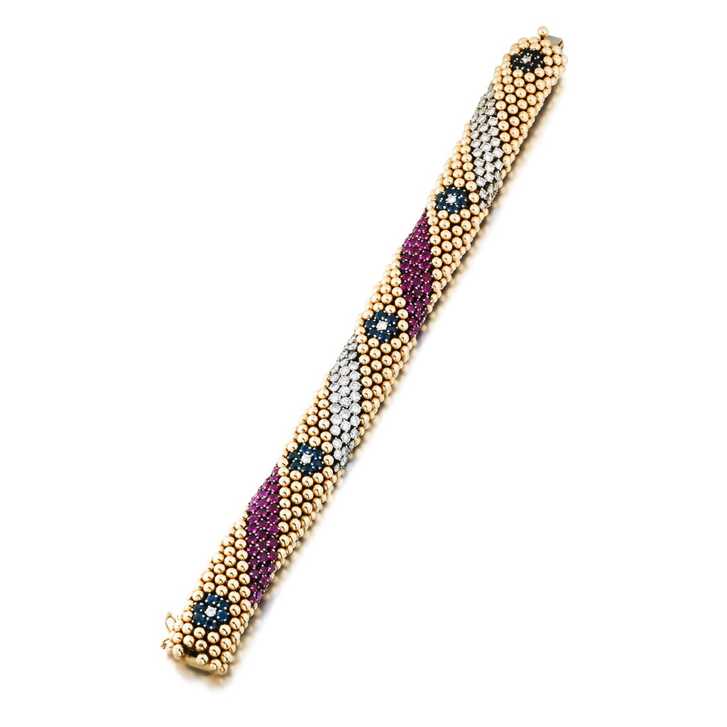 View full screen - View 1 of Lot 757. Bracelet saphirs, rubis et diamants | Sapphire, ruby and diamond bracelet.
