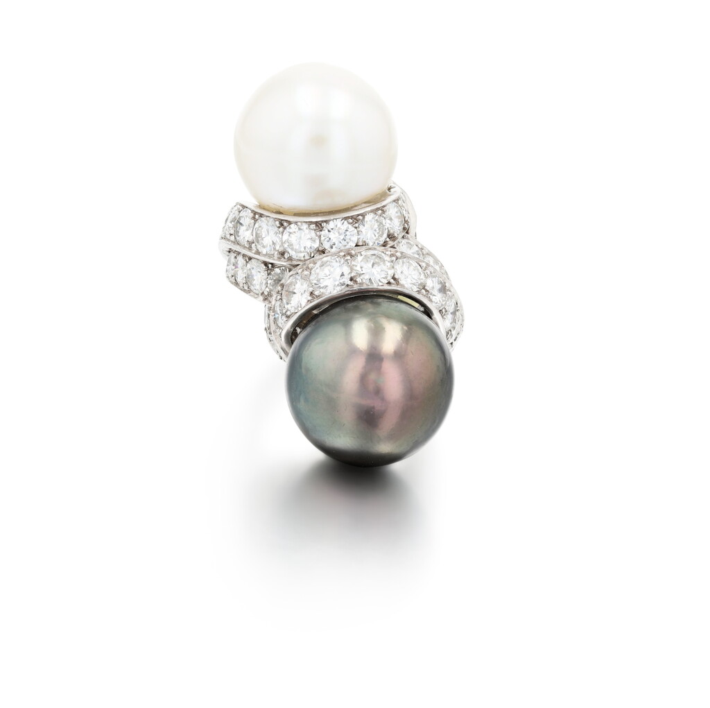 View full screen - View 1 of Lot 7. Cultured pearl and diamond ring | Bague perle de culture et diamants.