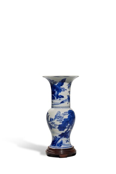 View full screen - View 1 of Lot 290. A blue and white yenyen vase, Qing dynasty, Kangxi period | 清康熙 青花鶴鹿同春圖鳳尾尊.