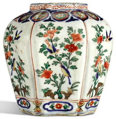 View full screen - View 1 of Lot 326. A RARE WUCAI 'BIRD AND FLOWER' LOBED JAR WANLI MARK AND PERIOD | 明萬曆 五彩花鳥瑞果紋瓜菱式小罐 《大明萬曆年製》款.