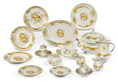 View full screen - View 1 of Lot 108. An extensive Meissen 'yellow dragon' pattern composite part service, first half 20th century.