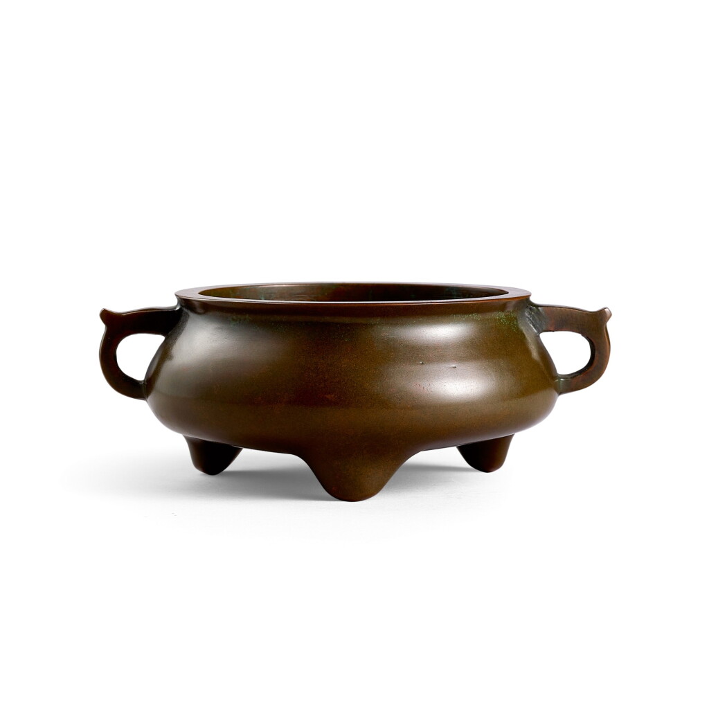 View full screen - View 1 of Lot 3670. A rare bronze tripod incense burner Mark and period of Zhengde | 明正德 銅壓經爐 《正德年製》款.