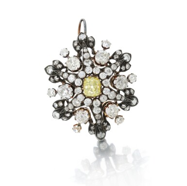 View full screen - View 1 of Lot 5. Fancy greenish yellow cushion shaped diamond and diamond brooch/pendant (Spilla/pendente con diamante cuscino fancy giallo verde e diamanti), 1900.