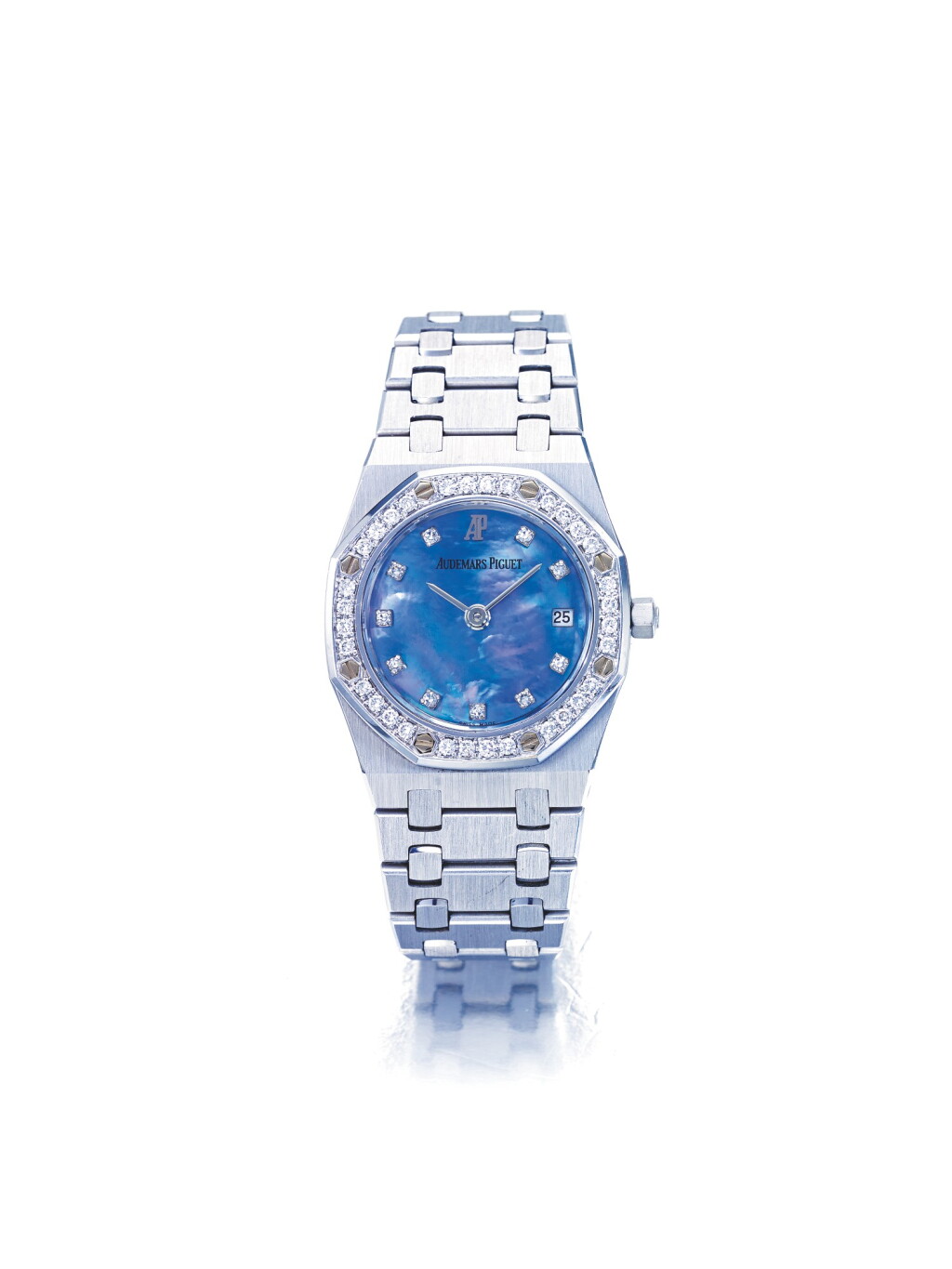 View full screen - View 1 of Lot 32. AUDEMARS PIGUET | REF E18018 ROYAL OAK, A WHITE GOLD AND DIAMOND SET WRISTWATCH WITH DATE AND MOTHER OF PEARL DIAL CIRCA 2005.