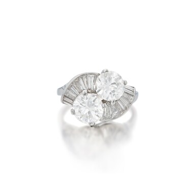 View full screen - View 1 of Lot 526. Diamond Ring.