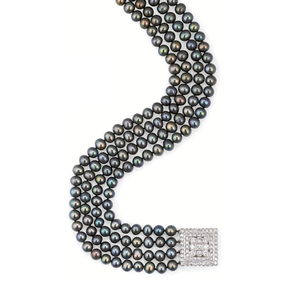 View full screen - View 1 of Lot 100. COLLIER CONVERTIBLE PERLES DE CULTURE ET DIAMANTS | CULTURED PEARL AND DIAMOND CONVERTIBLE CHOKER.