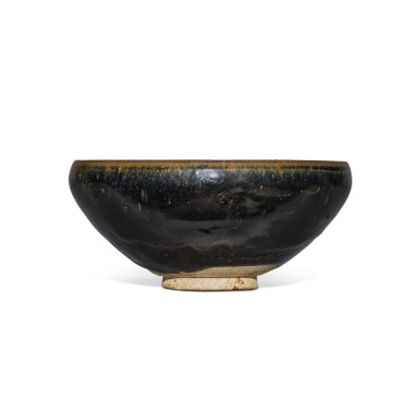 View full screen - View 1 of Lot 769. A large black-glazed russet-splashed bowl, Jin / Yuan dynasty | 金 / 元 黑釉醬斑盌.