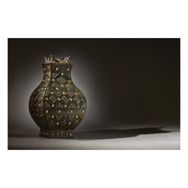 View full screen - View 1 of Lot 578. AN EXCEPTIONALLY RARE AND IMPORTANT GOLD, SILVER AND GLASS-EMBELLISHED BRONZE VESSEL (FANG HU), WARRING STATES PERIOD, 4TH / 3RD CENTURY BC.