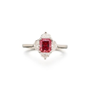 View full screen - View 1 of Lot 56. Fancy Red Diamond and Diamond Ring 彩紅色鑽石配鑽石戒指.
