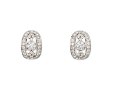 View full screen - View 1 of Lot 33. Van Cleef & Arpels | Pair of Diamond 'Snowflake' Earclips 梵克雅寶 鑽石「Snowflake」耳環一對.