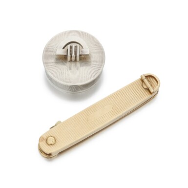 View full screen - View 1 of Lot 40. Pocket knife, Cartier London, and silver pill box (Coltellino da tasca, Cartier London, e porta pillole in argento.