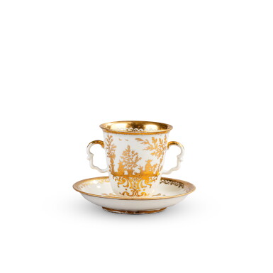 View full screen - View 1 of Lot 608. A Meissen porcelain Hausmaler Goldchinesen two-handled beaker and stand, the porcelain circa 1720-25, the decoration slightly later.