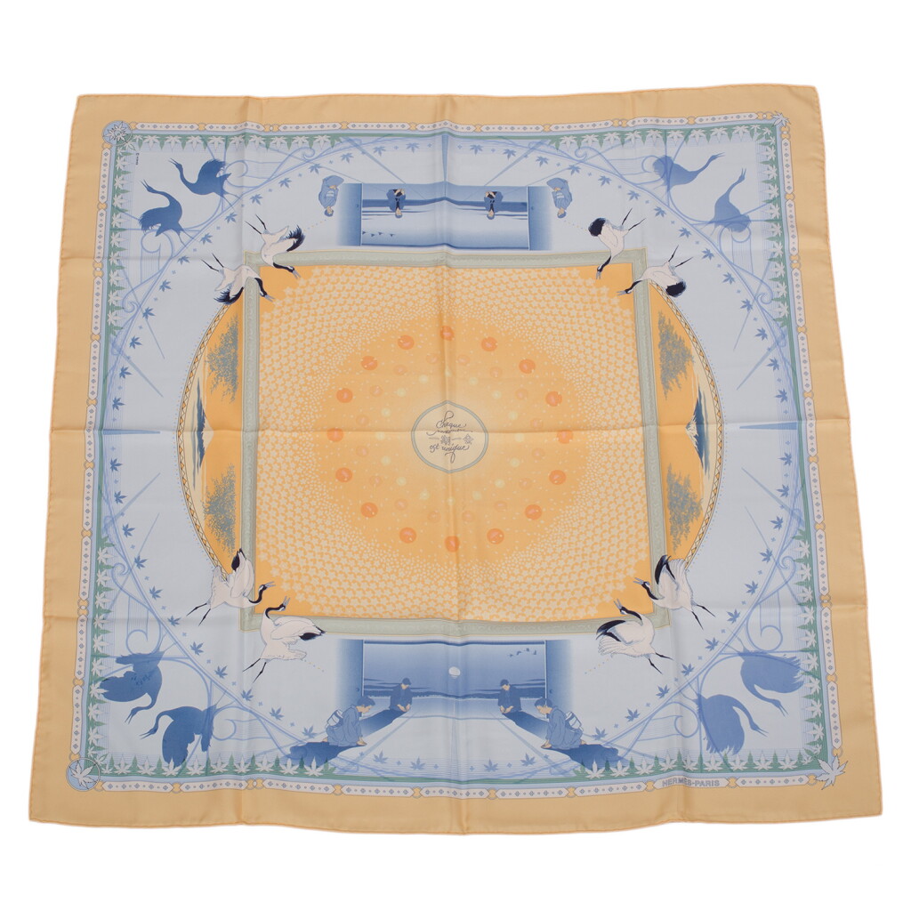 View full screen - View 1 of Lot 33. Hermès "Brins D'Or" Silk Twill Scarf 90cm.