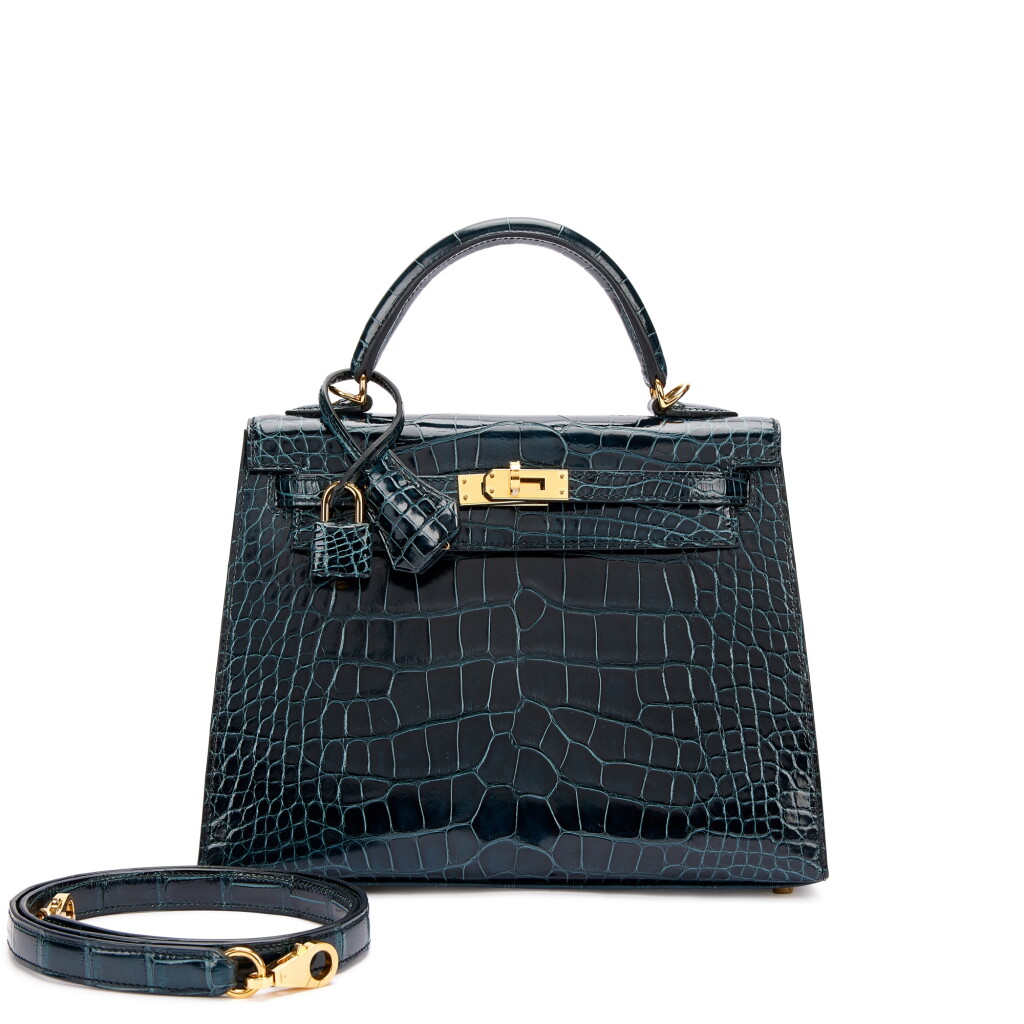 View full screen - View 1 of Lot 9761. Vert Rousseau Shiny Mississippiensis Alligator Kelly 25 Sellier Gold Hardware, 2020.