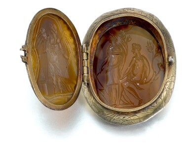 View full screen - View 1 of Lot 87. SOUTHERN GERMAN, PROBABLY AUGSBURG, 17TH CENTURY | TRINKET BOX WITH DOUBLE INTAGLIO.