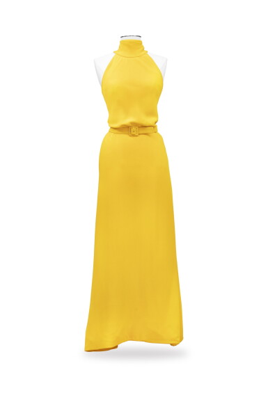 View full screen - View 1 of Lot 16. Nina Ricci, Haute Couture, circa 1967, Open-back long dress with matching belt | Robe longue à encolure américaine, ceinture assortie.