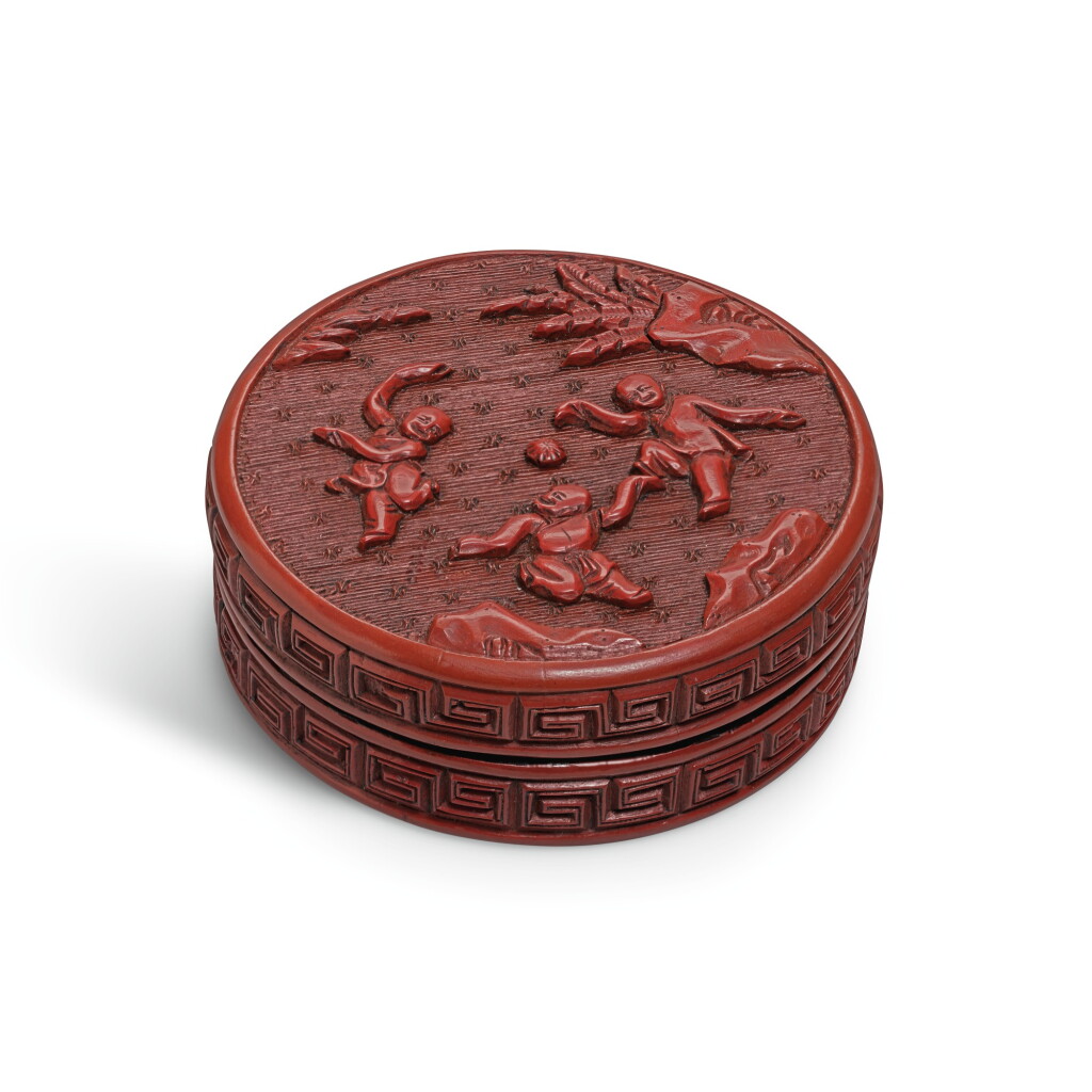 View full screen - View 1 of Lot 43. A SMALL CARVED CINNABAR LACQUER 'BOYS' BOX AND COVER, 17TH/18TH CENTURY | 十七/十八世紀 剔紅嬰戲圖蓋盒.
