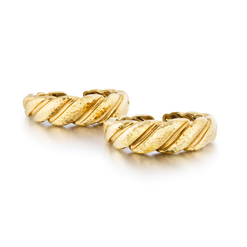 View full screen - View 1 of Lot 22. Pair of gold bangle bracelets | Paire de bracelets joncs or.