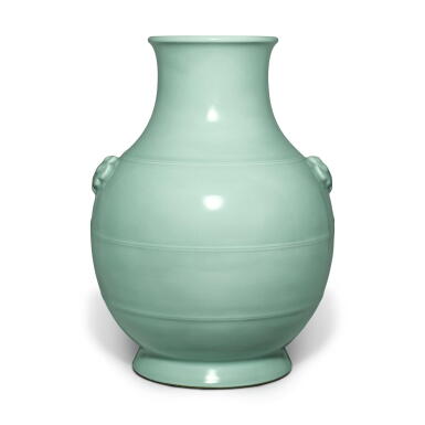 View full screen - View 1 of Lot 1087. A celadon-glazed vase, 20th century | 二十世紀 粉青釉獸耳大瓶 《大清乾隆年製》仿款.