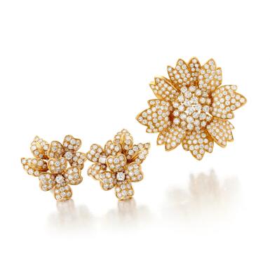 View full screen - View 1 of Lot 110. Diamond demi-parure (Demi -parure con diamanti).