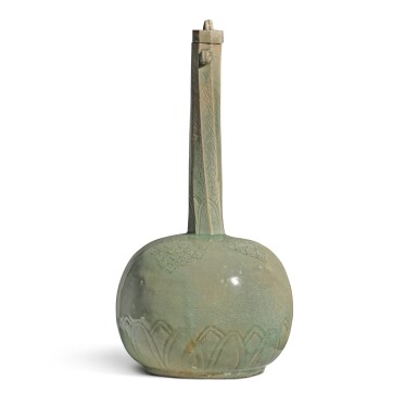 View full screen - View 1 of Lot 508. An incised celadon-glazed 'lotus' bottle vase and cover, Goryeo dynasty, 12th / 13th century.