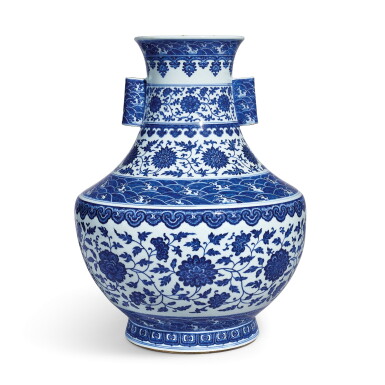 View full screen - View 1 of Lot 3615. A rare blue and white 'floral' vase, hu Seal mark and period of Qianlong | 清乾隆 青花纏枝花卉海水紋折肩貫耳壺 《大清乾隆年製》款.