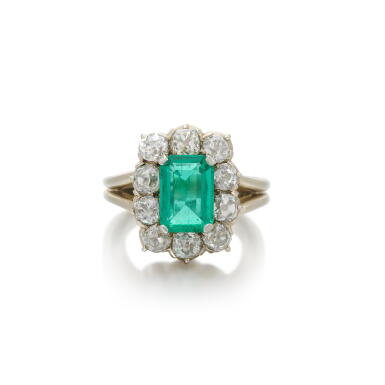 View full screen - View 1 of Lot 49. Emerald and diamond ring (Anello con smeraldo e diamanti).