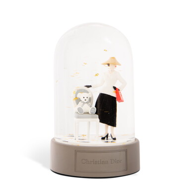 View full screen - View 1 of Lot 1083. Limited Edition Harrods, Bar Set 1947 Haute-Couture Collection Snow Globe.